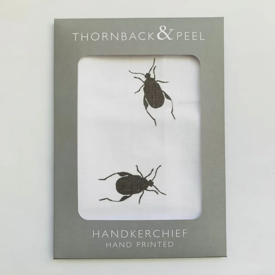 Thornback & Peel Black Beetles lommetørklæde 40x40 bomuld