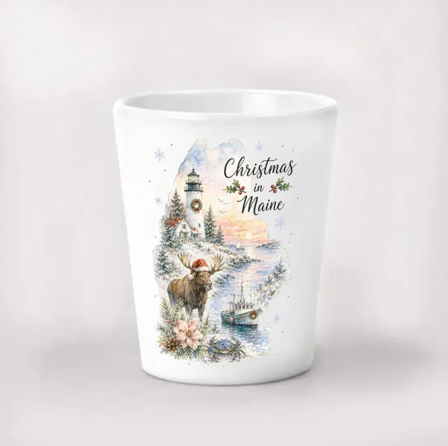 Avery Lane Gifts Christmas in Maine shotglas 1,5 oz hvidt kortmotiv
